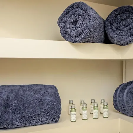 Apartment Le Calain, Elegance Et Confort A 50 M De La *