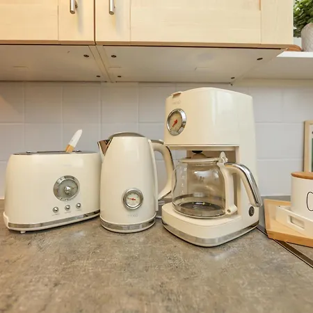 Le Calain, Elegance Et Confort A 50 M De La Apartment