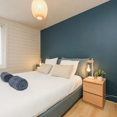 Le Calain, Elegance Et Confort A 50 M De La Apartment